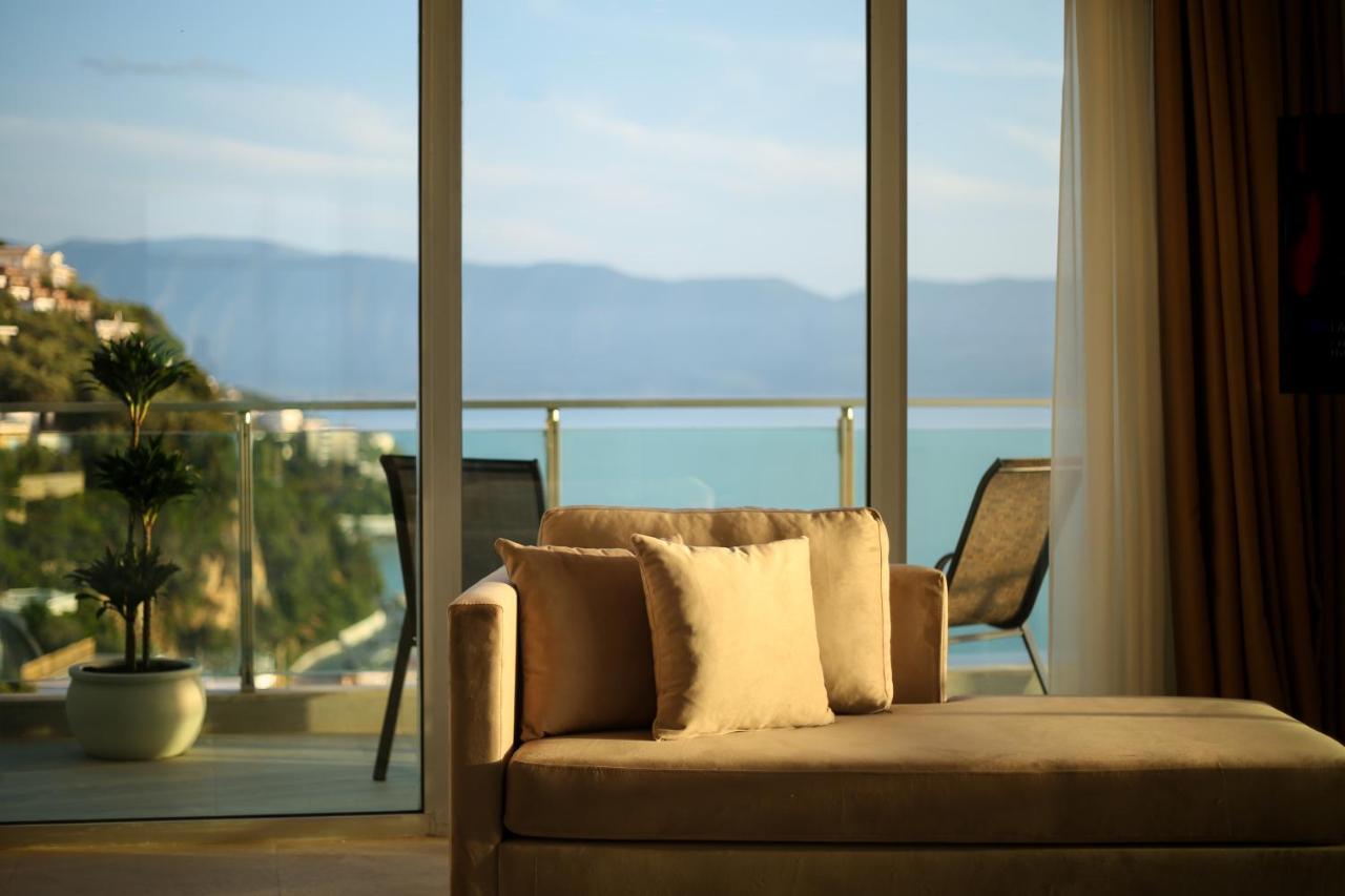 Toto Hotel & Apartments ราดฮีมือ ภายนอก รูปภาพ